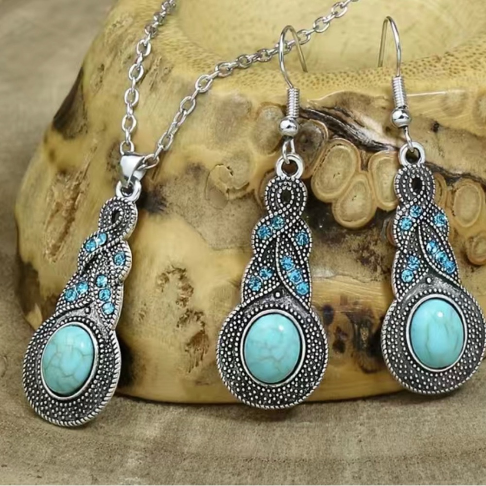 Silvery turquoise three piece set.